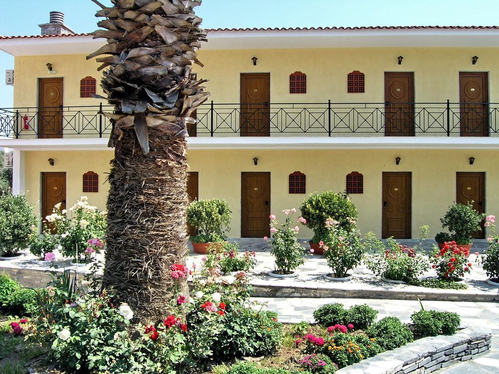 Mytilana Village Hotel 3*